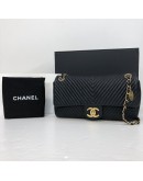 CHANEL Chevron Medium Flap Chain Shoulder Bag in Black Aged Calfskin – Aged Gold Hardware