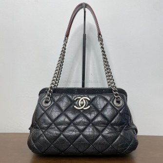 CHANEL Portobello Bowler Shoulder Bag in Black Aged Calfskin – RHW (18 Series – Year 2014)