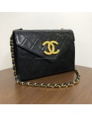 CHANEL Vintage CC Logo Small Chain Shoulder Flap Bag in Black Lambskin – GHW