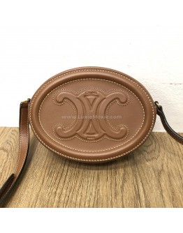 CELINE Cuir Triomphe Oval Crossbody Bag in Tan Smooth Calfskin – GHW