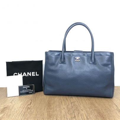 CHANEL Blue Calfskin Large Tote Bag with Inner Pochette – SHW (17 Series – Year 2012)