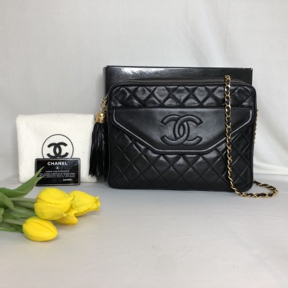 CHANEL Vintage Medium Camera Bag with CC Logo Flap & Fringe in Black Lambskin – GHW