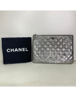 CHANEL O Case Clutch in Metallic Silver – SHW (21 Series – Year 2016)