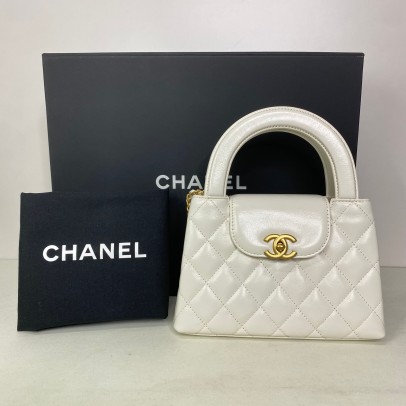 CHANEL Mini Kelly Shopper Tote in White Shiny Calfskin – GHW (Microchip)