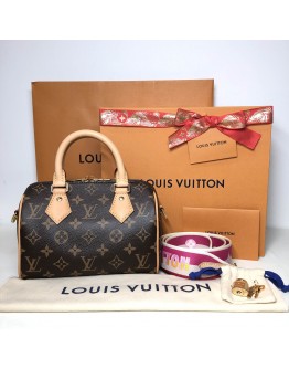 LOUIS VUITTON Monogram Speedy Bandouliere 20 Handbag with Fuchsia Shoulder Strap – GHW (Microchip)