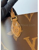 LOUIS VUITTON Monogram OnTheGo MM Tote Bag – GHW (Microchip)