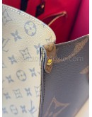 LOUIS VUITTON Monogram OnTheGo MM Tote Bag – GHW (Microchip)
