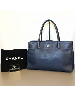 CHANEL Blue Calfskin Large Tote Bag with Inner Pochette – SHW (17 Series – Year 2012)