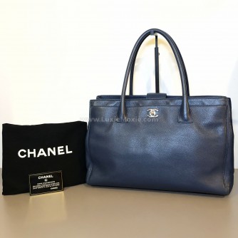 CHANEL Blue Calfskin Large Tote Bag with Inner Pochette – SHW (17 Series – Year 2012)