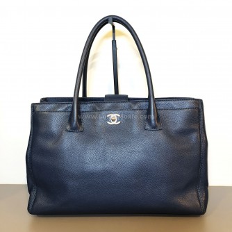 CHANEL Blue Calfskin Large Tote Bag with Inner Pochette – SHW (17 Series – Year 2012)
