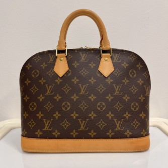 LOUIS VUITTON Monogram Alma PM Handbag – GHW