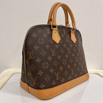 LOUIS VUITTON Monogram Alma PM Handbag – GHW