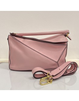 LOEWE Medium Puzzle Edge Bag in Pink Classic Calfskin with Shoulder Strap – GHW