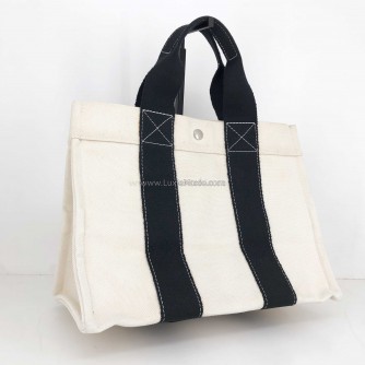 HERMES Classic Canvas Shopping Tote Bag in Off White/Black