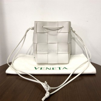 BOTTEGA VENETA Small Cassette Bucket Crossbody Bag in White Calfskin