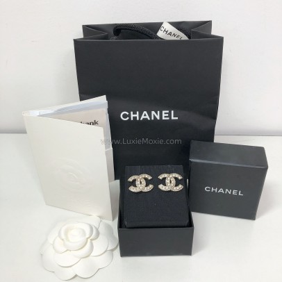 CHANEL CC Gold Stud Earrings with Diamantes (Year 2025)