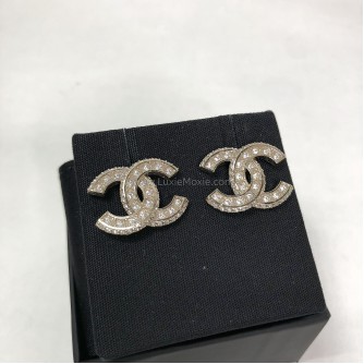 CHANEL CC Gold Stud Earrings with Diamantes (Year 2025)