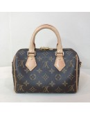 LOUIS VUITTON Monogram Speedy Bandouliere 20 Handbag with Beige Shoulder Strap – GHW (Microchip New Model)