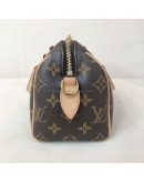 LOUIS VUITTON Monogram Speedy Bandouliere 20 Handbag with Beige Shoulder Strap – GHW (Microchip New Model)