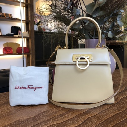SALVATORE FERRAGAMO Small Gancini Kelly Handbag with Shoulder Strap in Beige Box Calf Leather – GHW