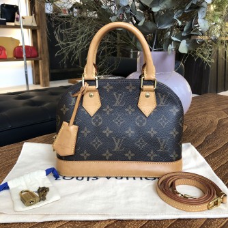 LOUIS VUITTON Monogram Alma BB Handbag with Shoulder Strap - GHW (Year 2016)