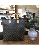LOUIS VUITTON Monogram Sac Plat Handbag – GHW (Year 2005)