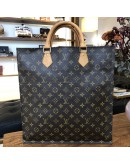 LOUIS VUITTON Monogram Sac Plat Handbag – GHW (Year 2005)