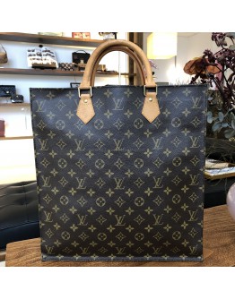 LOUIS VUITTON Monogram Sac Plat Handbag – GHW (Year 2005)