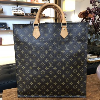 LOUIS VUITTON Monogram Sac Plat Handbag – GHW (Year 2005)