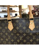 LOUIS VUITTON Monogram Sac Plat Handbag – GHW (Year 2005)