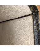 LOUIS VUITTON Monogram Sac Plat Handbag – GHW (Year 2005)