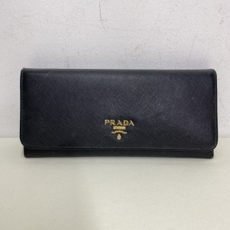 PRADA Bifold Long Wallet in Black Saffiano Leather – GHW