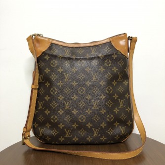 LOUIS VUITTON Monogram Vintage Odeon MM Crossbody Bag – GHW