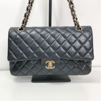 CHANEL Medium Classic Flap (CF) Shoulder Bag in Black Lambskin – GHW (Series 19 - Year 2014)