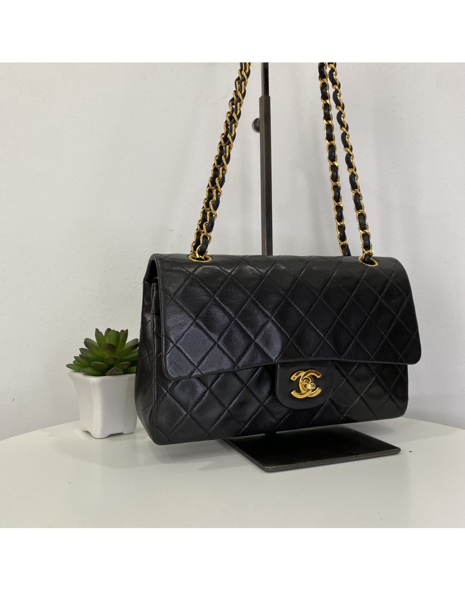 Chanel Black Classic Medium Lambskin Double Flap Leather ref.805060 - Joli  Closet