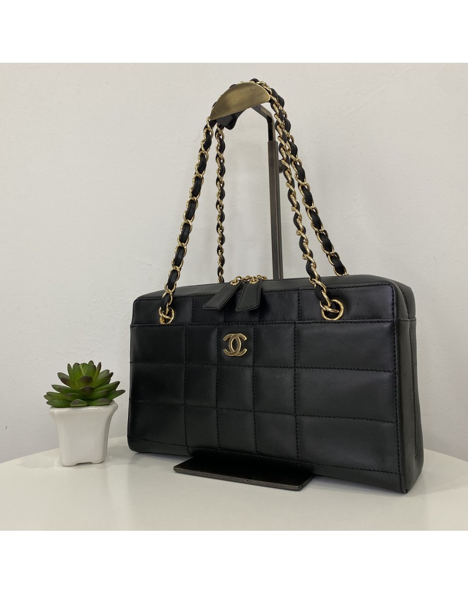 Chanel Black Quilted Lambskin Chocolate Bar Small Classic Single Flap Gold Hardware, 2002 (Very Good)-2003, Womens Handbag