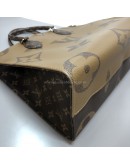LOUIS VUITTON Monogram OnTheGo MM Tote Bag – GHW (Microchip – Year 2021)