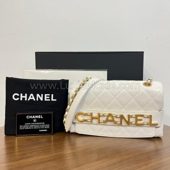 CHANEL Enchained Small Flap Bag in White Calfskin – Aged Gold Hardware (29 Series – Year 2019)