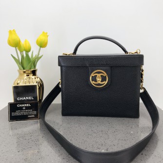 CHANEL Vintage Medium Vanity Case Handbag with Shoulder Strap - GHW