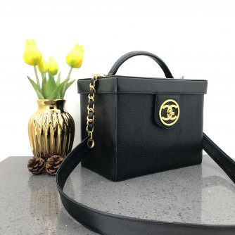 CHANEL Vintage Medium Vanity Case Handbag with Shoulder Strap - GHW