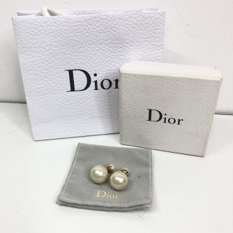 CHRISTIAN DIOR Tribales Earrings (Gold Finish Metal & White Resin Pearls)