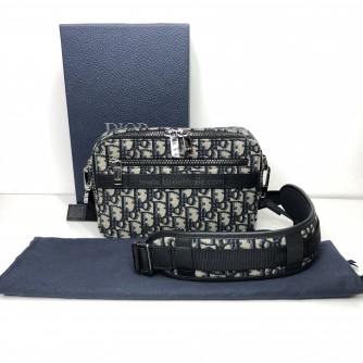 CHRISTIAN DIOR Safari Bag with Strap in Beige and Black Dior Oblique Jacquard - SHW (Year 2021)