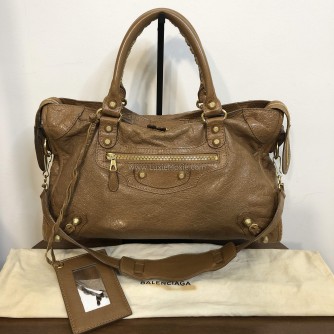 BALENCIAGA Medium Classic City Handbag with Shoulder Strap in Brown Arena Lambskin – GHW