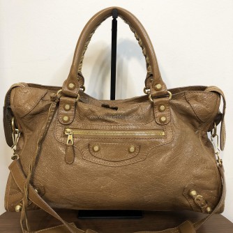 BALENCIAGA Medium Classic City Handbag with Shoulder Strap in Brown Arena Lambskin – GHW