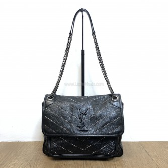 YVES SAINT LAURENT Niki Medium Studded Chain Bag in Black Crinkled Vintage Calf Leather – RHW
