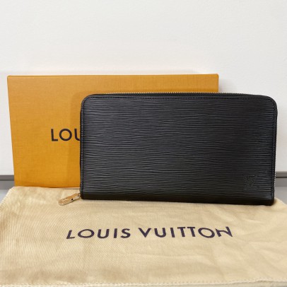 LOUIS VUITTON Zippy Organizer in Black Epi Leather - SHW